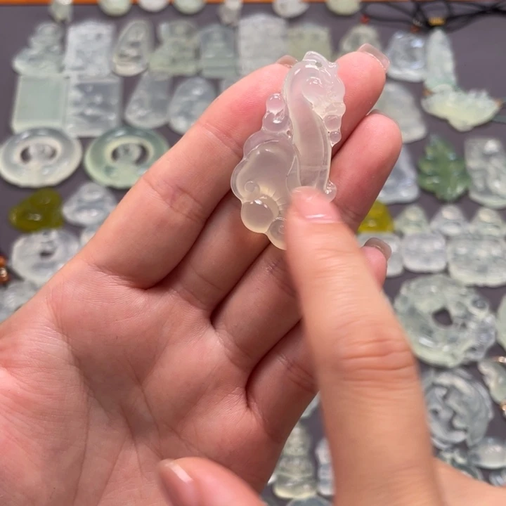 未镶嵌蛇纹石玉颈饰