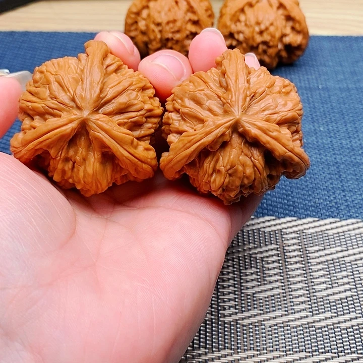 派***星吊坠文玩核桃三棱