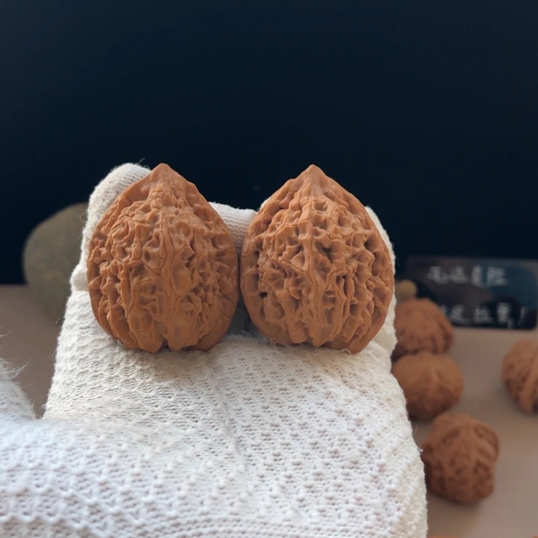 文玩核桃吊坠42野生大鸡心