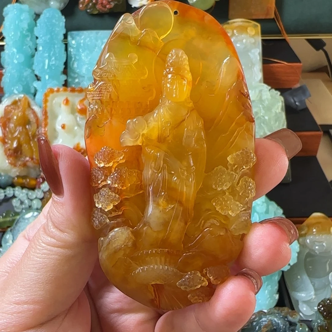 岫玉未镶嵌颈饰观音