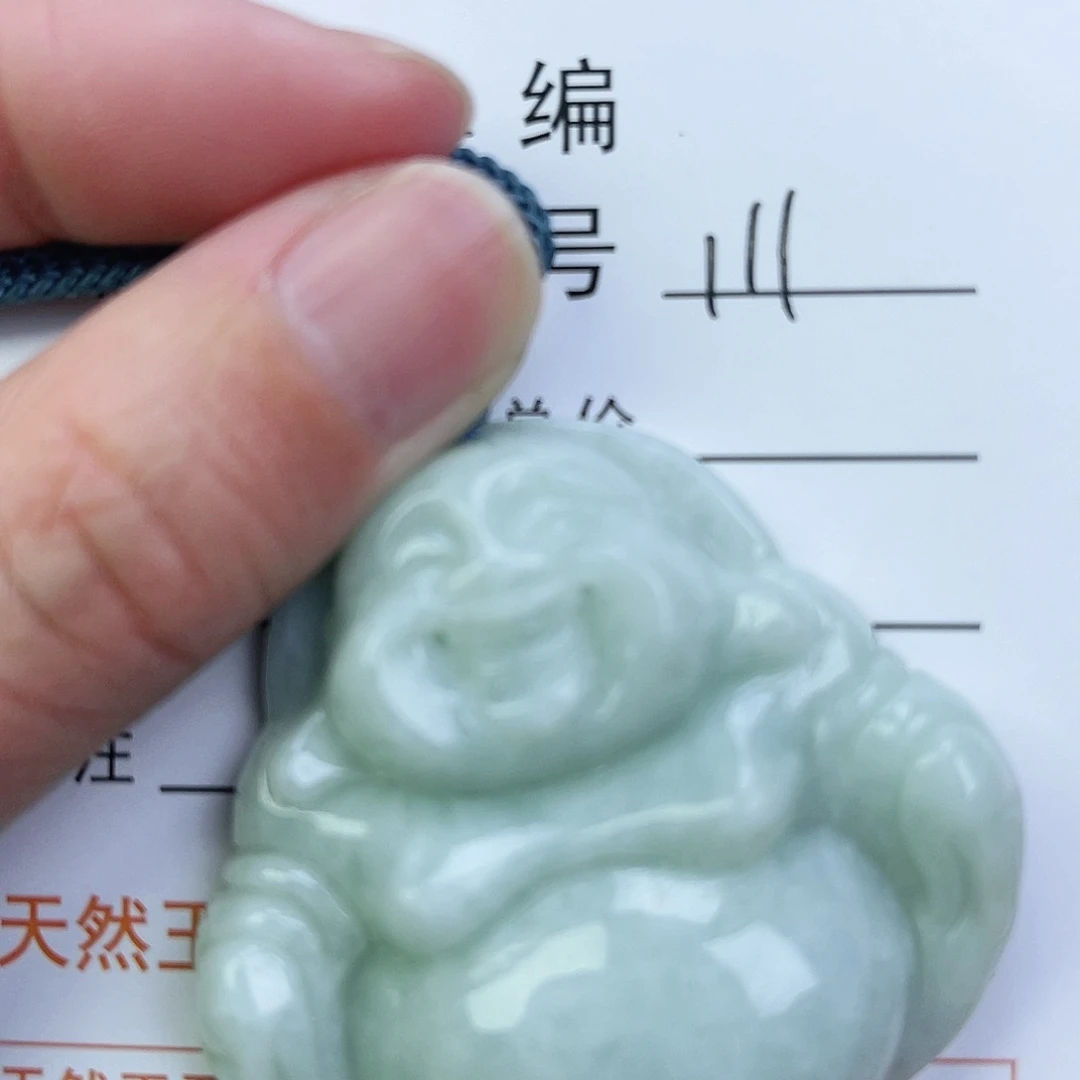 翡翠颈饰未镶嵌佛公微瑕