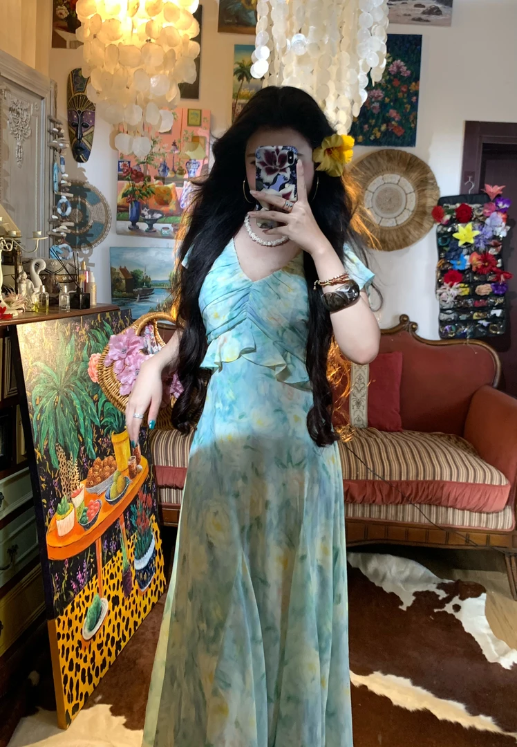 《新品》2025夏季浅蓝绿色晕染玫瑰印花V领气质显瘦连衣裙女M131