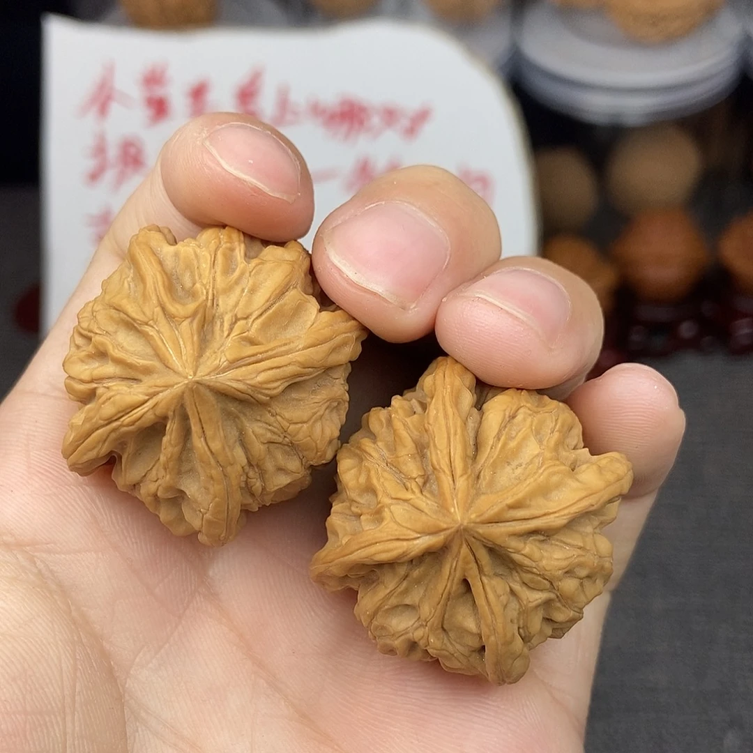 核桃玉玺四棱狮子头36尺寸编号101