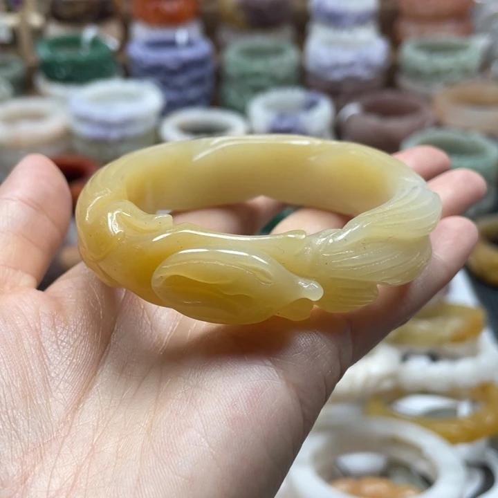 未镶嵌手镯石英质玉