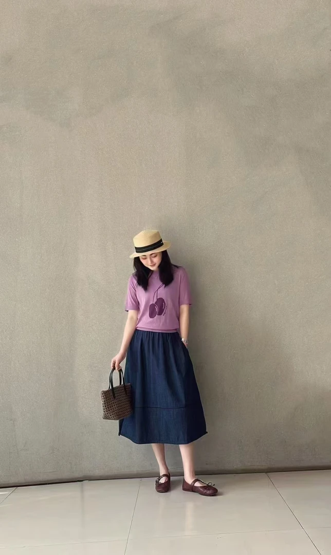 底色2025年新品上衣。