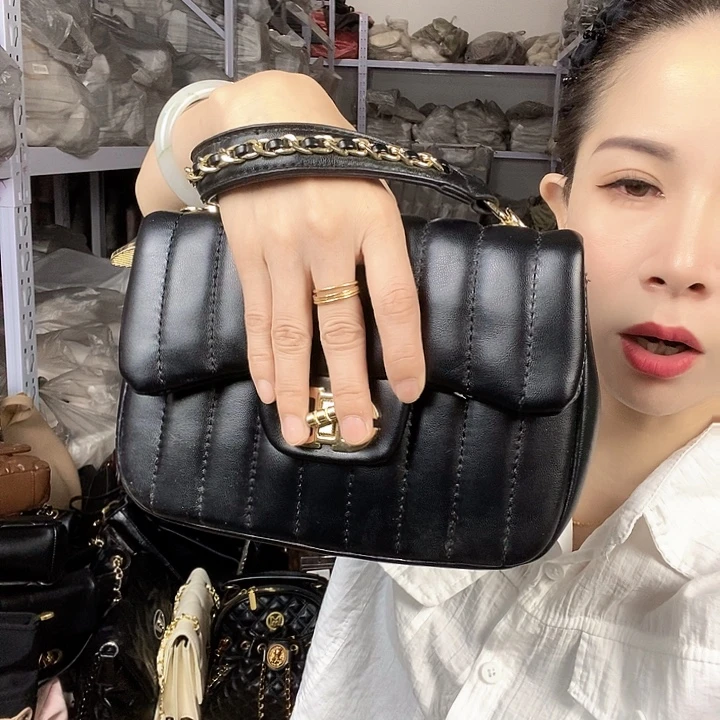 蚕丝小牛剖层皮革PU