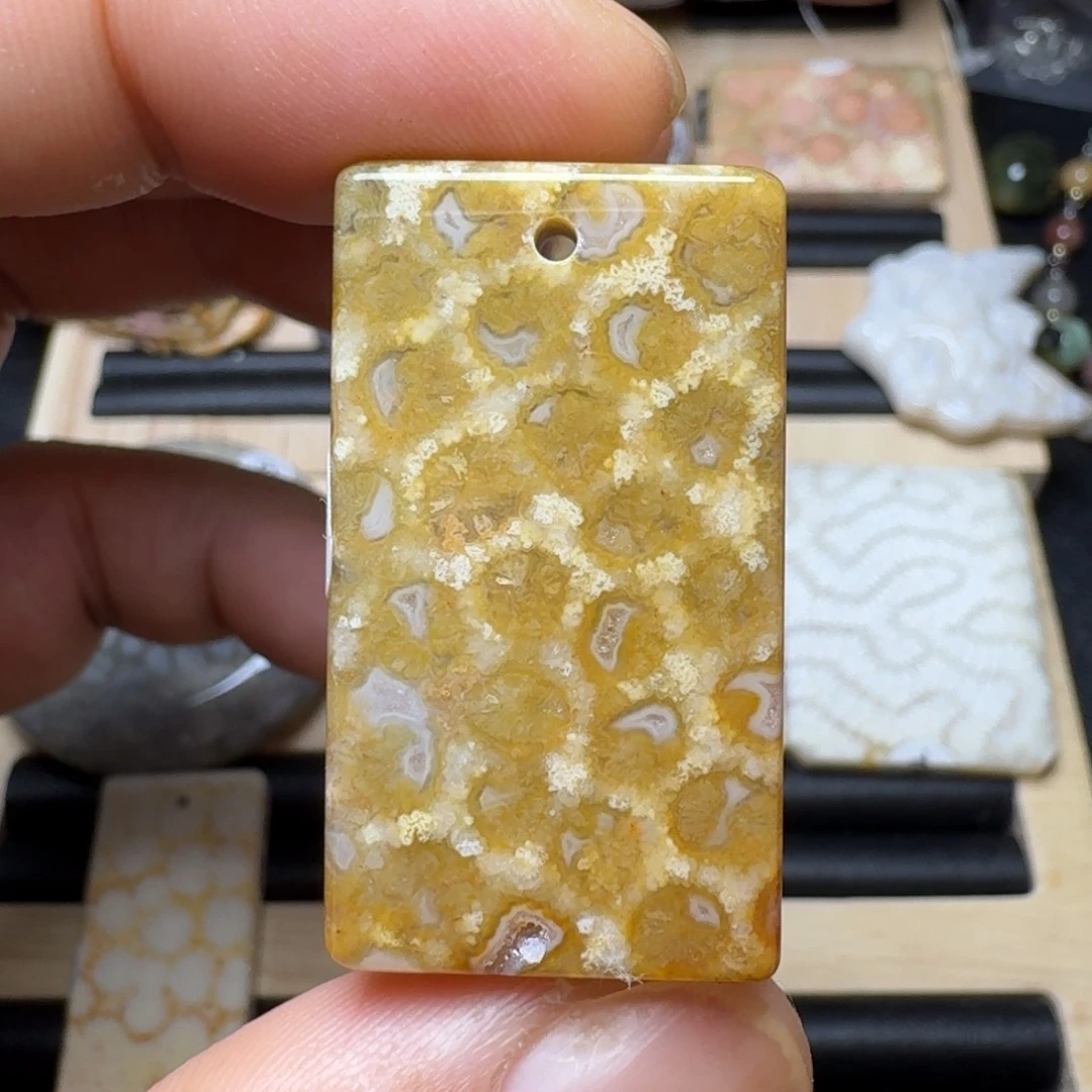 未镶嵌纯天然色有机玉石保真色硅化玉无珠无绳一件包邮