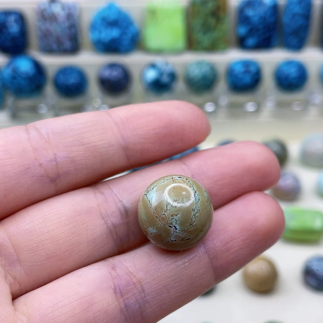 未镶嵌绿松石颈饰