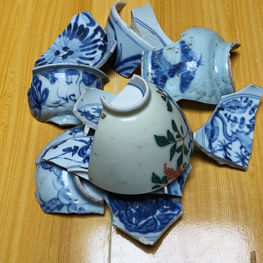 金铜精品瓷片标本