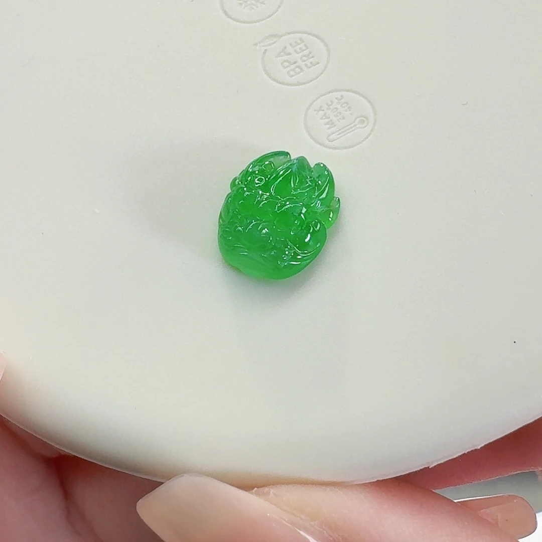 翡翠颈饰未镶嵌龙头