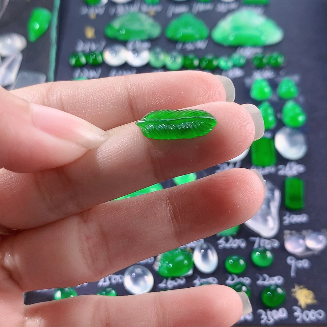 【闪购商品】翡翠颈饰未镶嵌羽毛