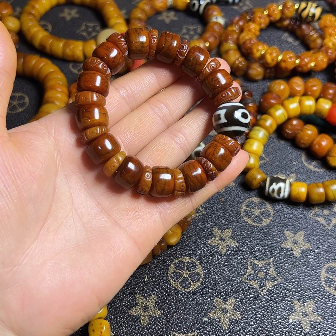 香榧木藏区手串牛骨
