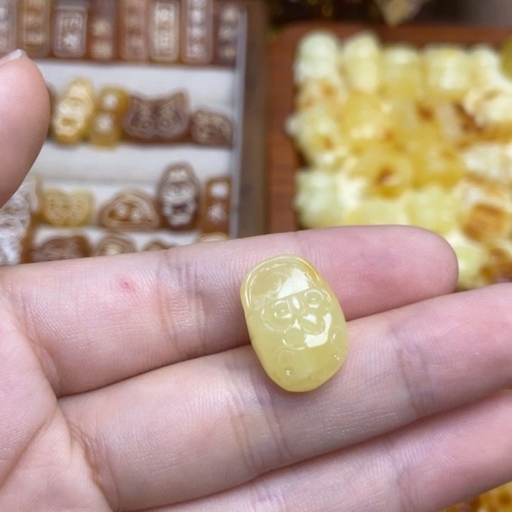 吊坠橄榄核小拖鞋