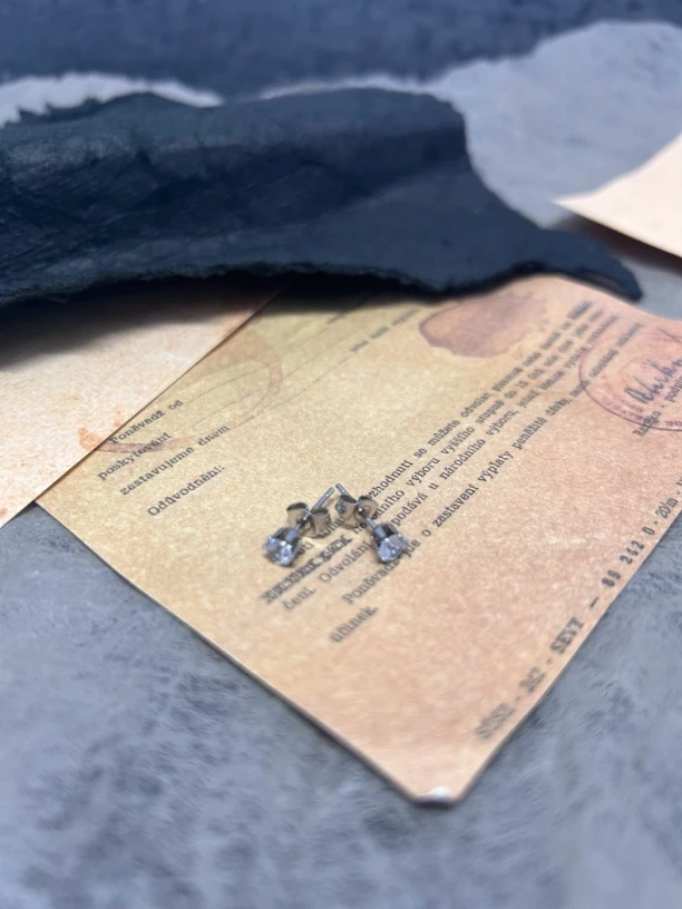 铜合金合成锆石耳饰 小号锆石耳饰耳钉