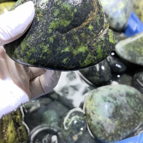 青***水藏玉药王石原石一个