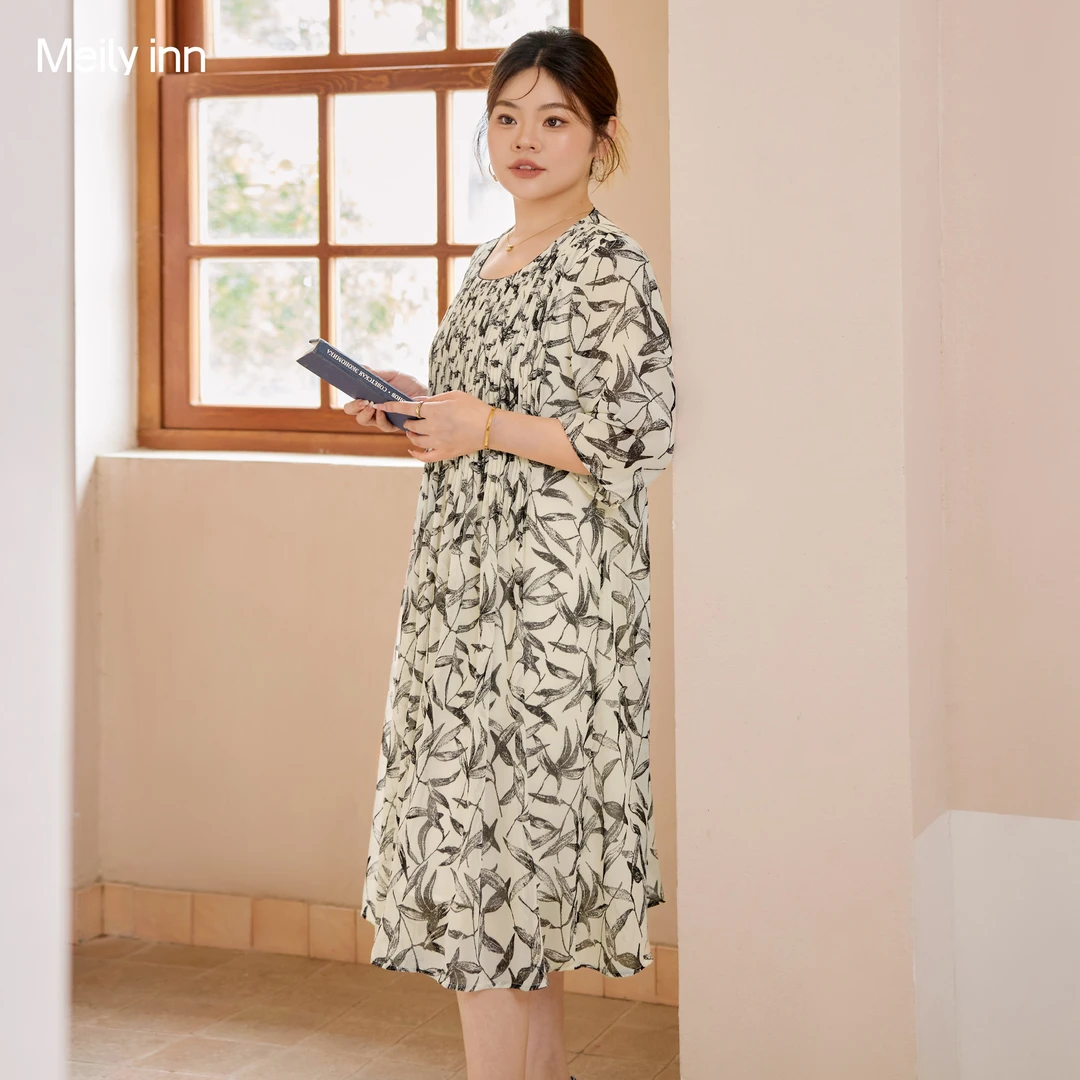 美丽客栈高端大码女装轻奢设计感印花连衣裙新款气质时尚通勤长裙