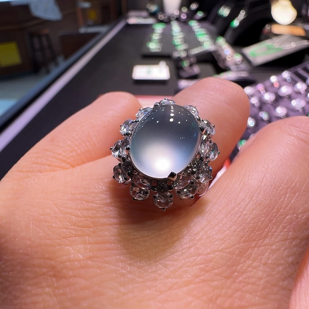 翡翠18K金镶嵌戒指