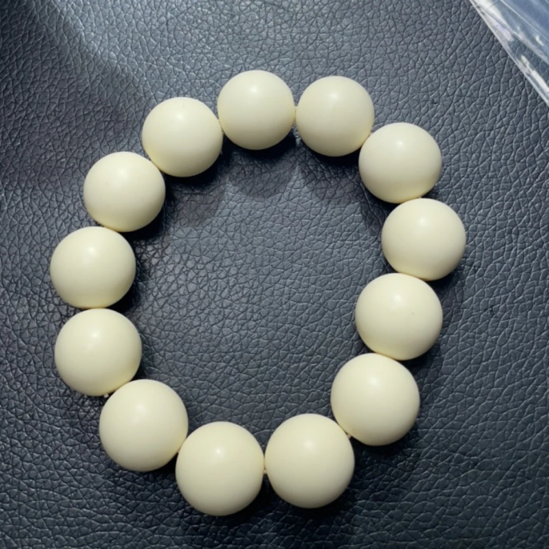 789  卡18奶白果手串