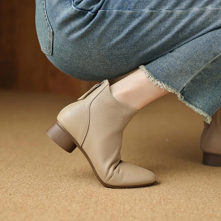 法式杏色软皮羊皮小短靴女2025秋冬新款尖头低跟软底百搭及踝靴
