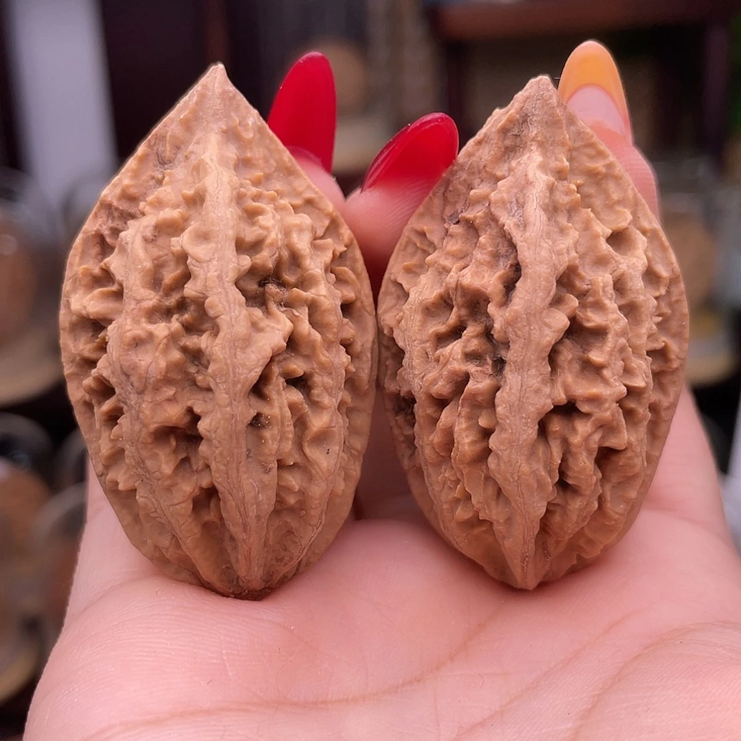 文玩核桃吊坠黄金叶