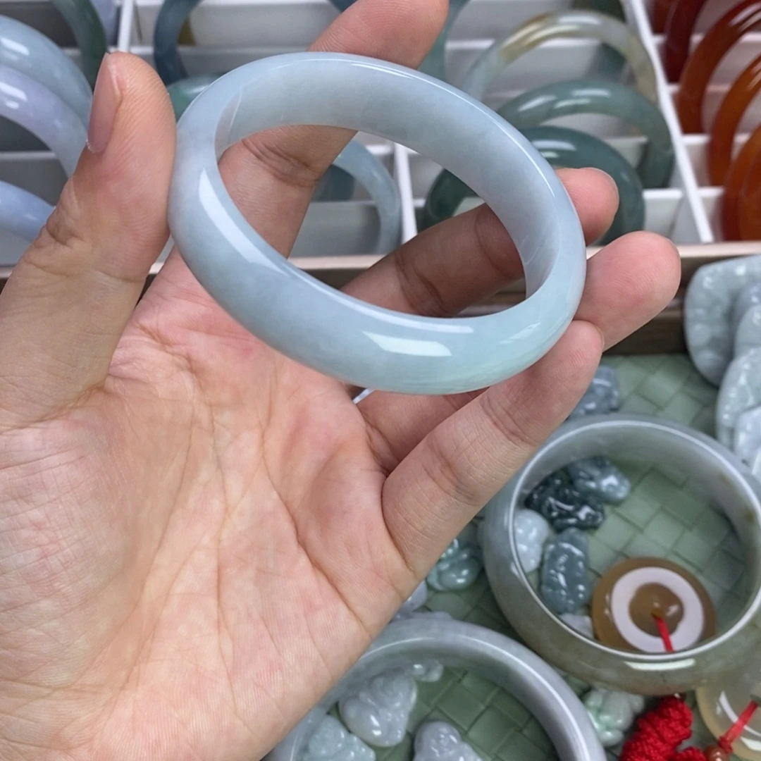 一***刘未镶嵌手镯翡翠手镯