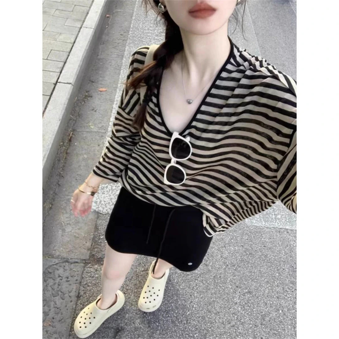 条纹U领薄款长袖T恤防晒罩衫女夏季大领口修身显瘦上衣韩系空调衫