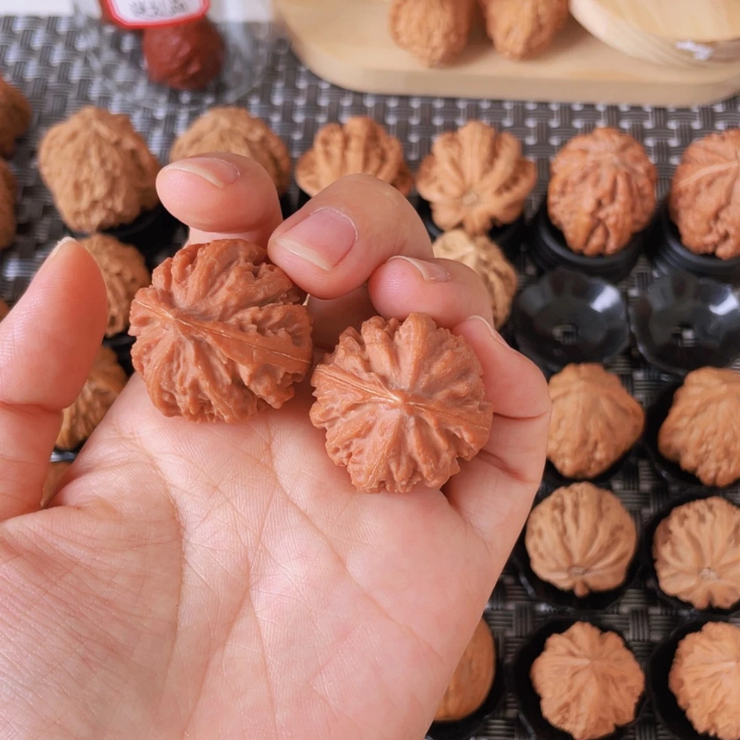 【闪购商品】文玩核桃吊坠哪****胡绣球