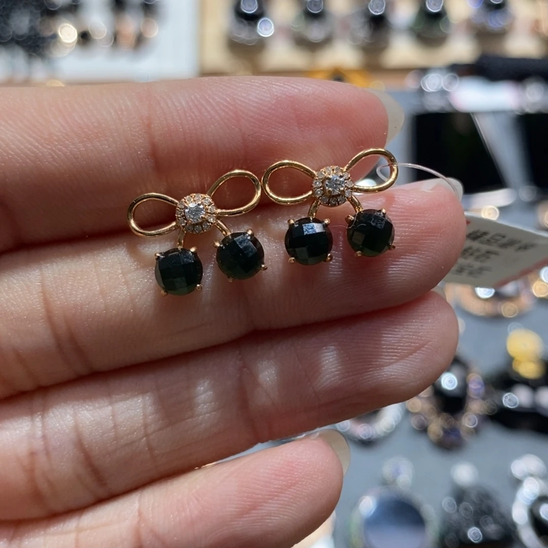 18K金镶嵌翡翠耳饰墨翠