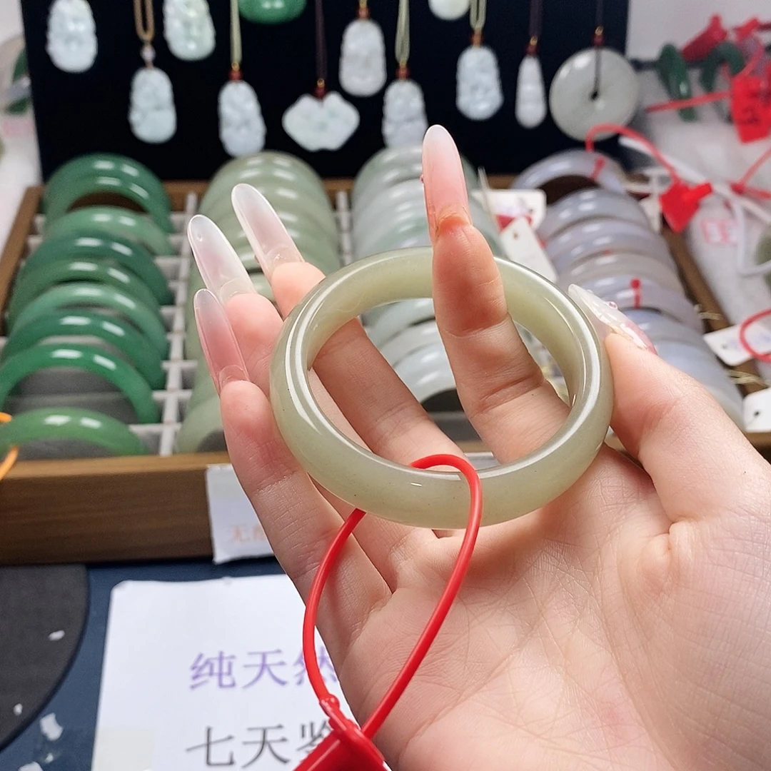 东陵石未镶嵌手镯