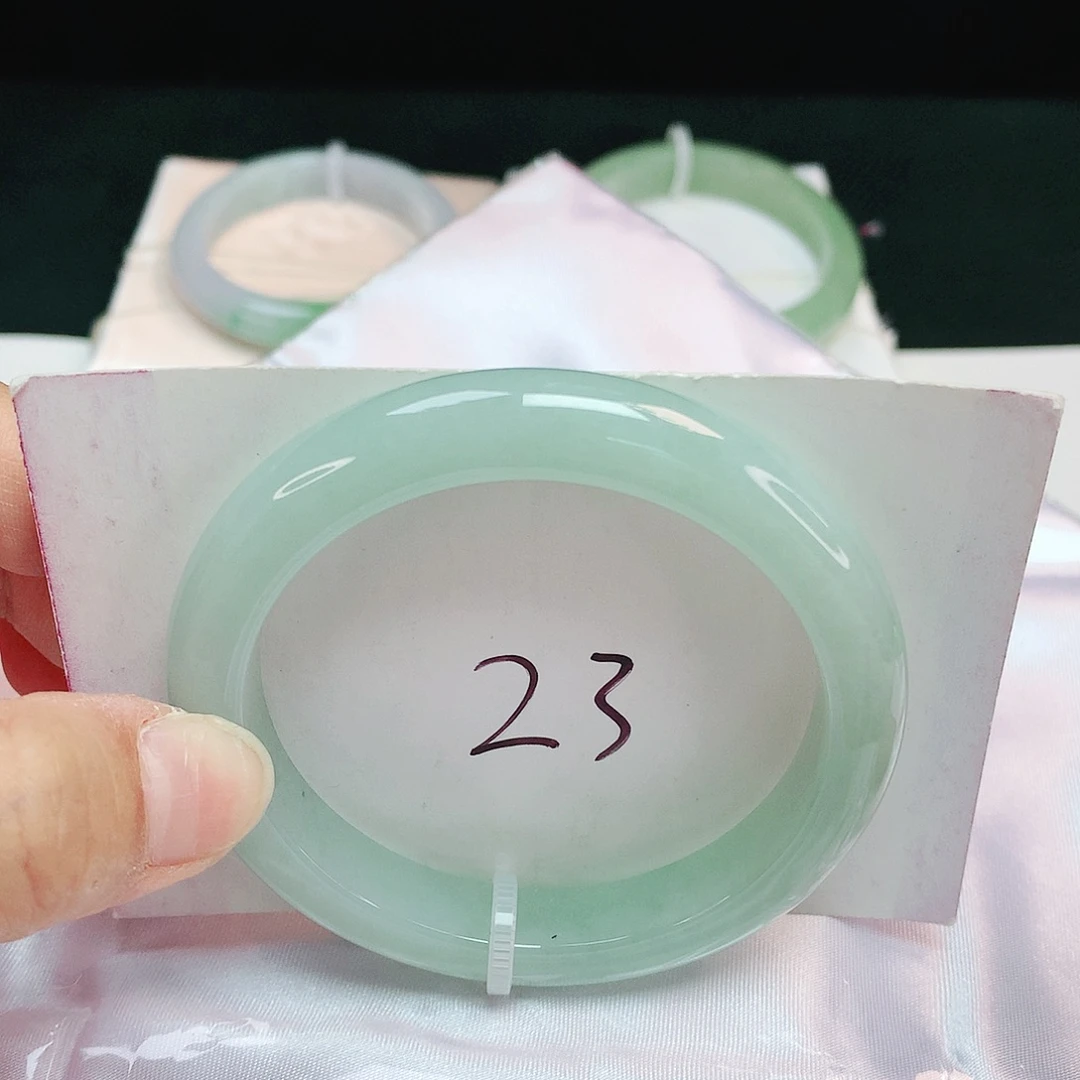 翡翠未镶嵌手镯正圈53.3