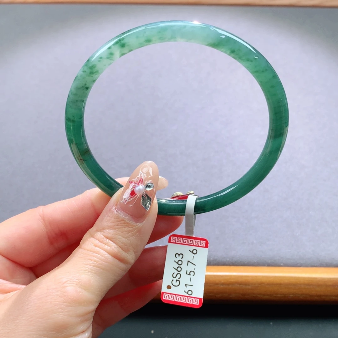 翡翠手镯未镶嵌天然翡翠手镯叮当镯