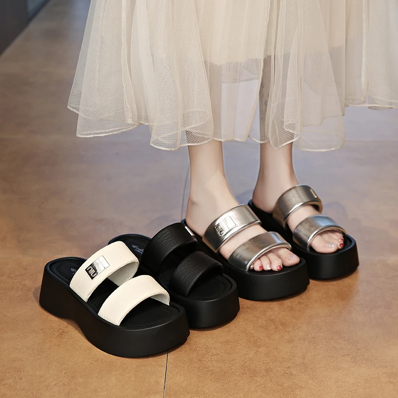 轻奢厚底拖鞋女夏季外穿2025年新款增高一字带凉鞋百搭配裙子凉鞋