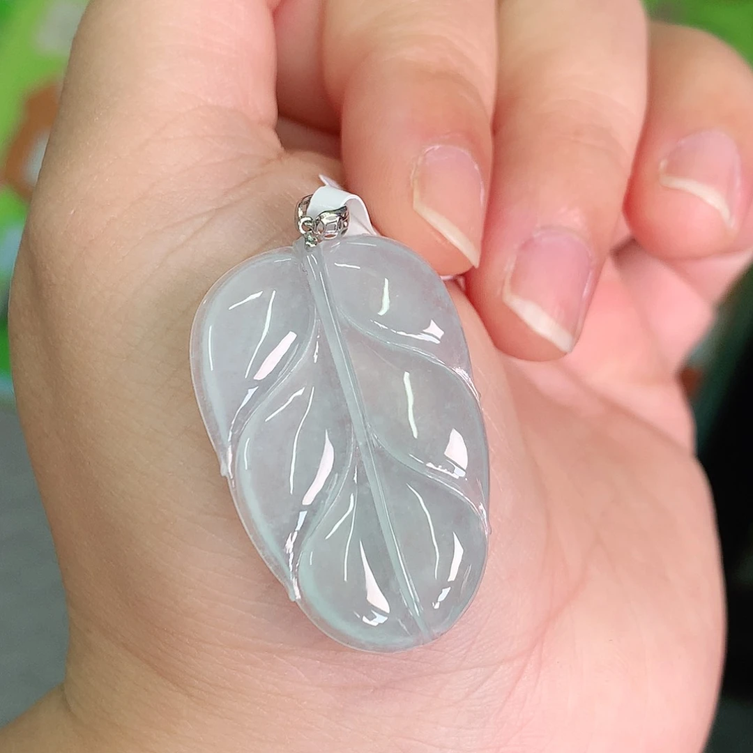 翡翠颈饰18K金镶嵌冰胶晴叶子