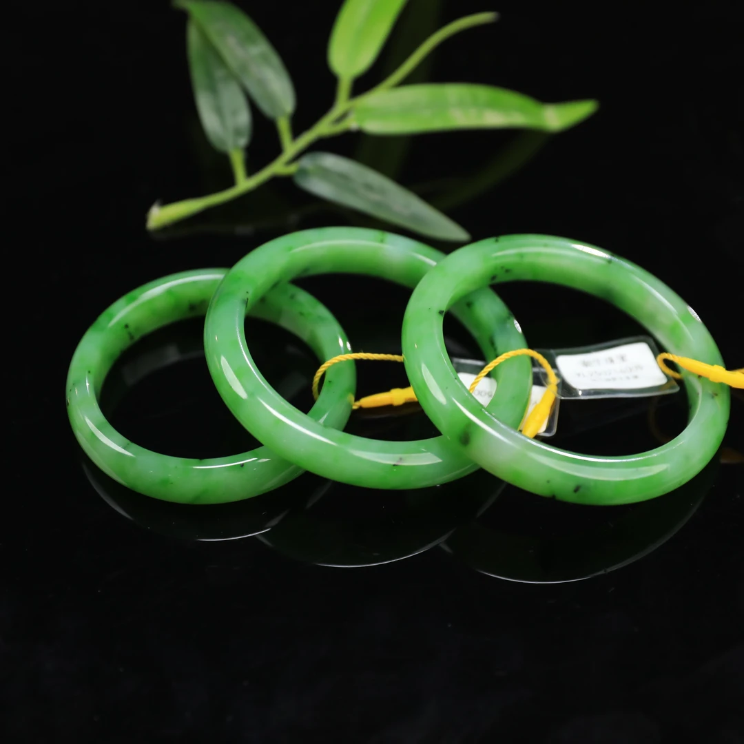 【潮生珠宝】·微包容·和田玉碧玉苹果绿白加绿正装手镯多样性发一支