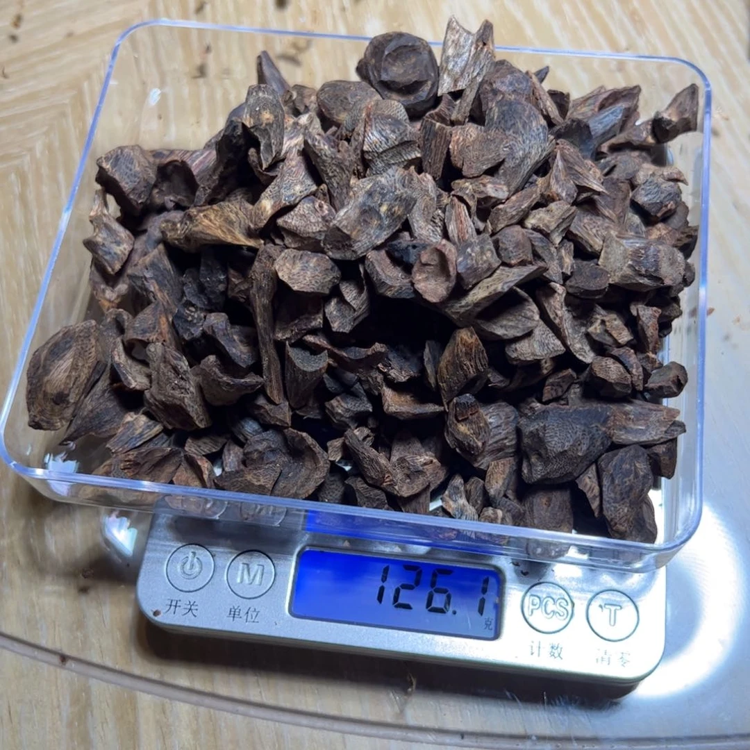 沉香沉香碎屑得*堂清一色海南白棋沉水树钉126克