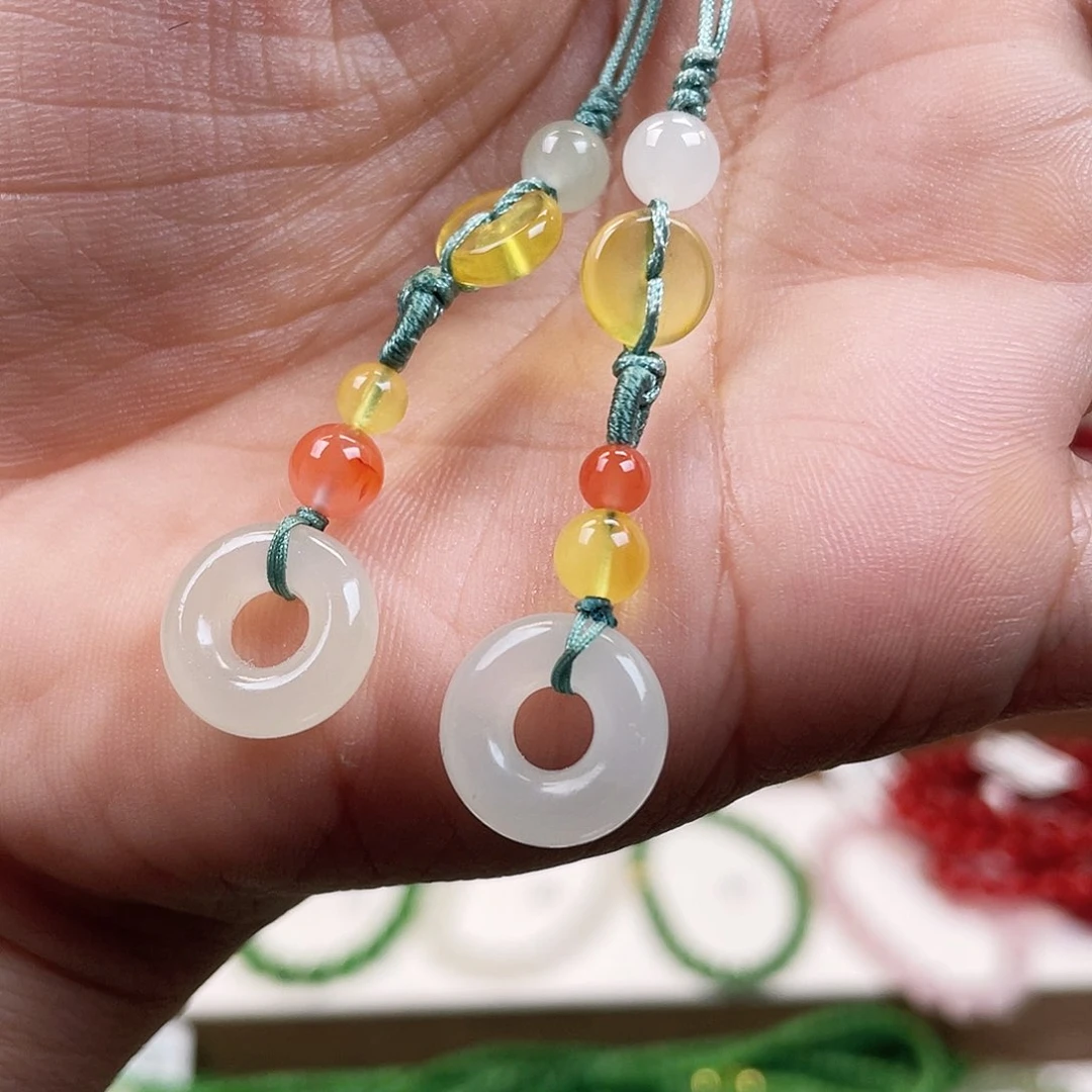 未镶嵌手链和田玉多样性发一