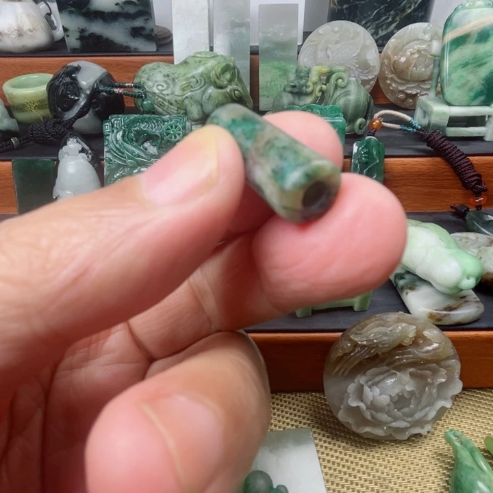 独山玉未镶嵌珠宝半成品