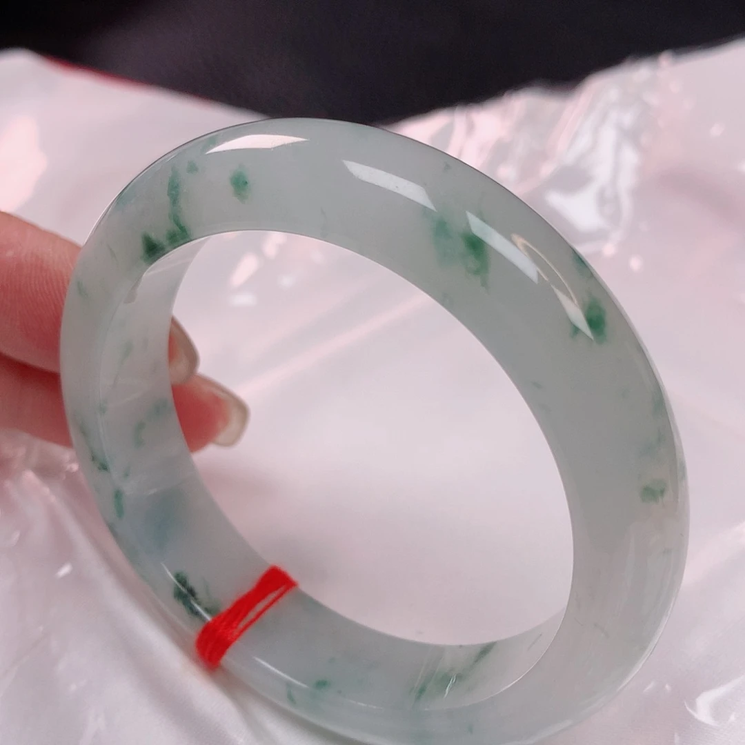 【闪购商品】未镶嵌手镯翡翠52+