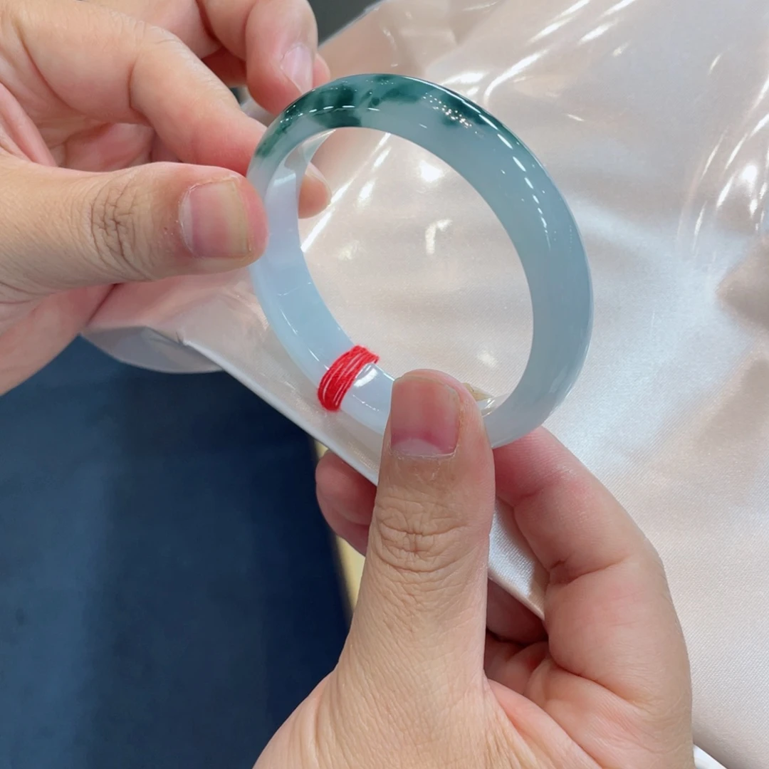 翡翠未镶嵌手镯手镯