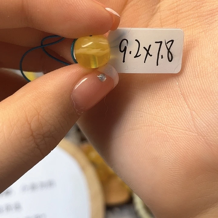未镶嵌琥珀珠宝奇石金白一线天