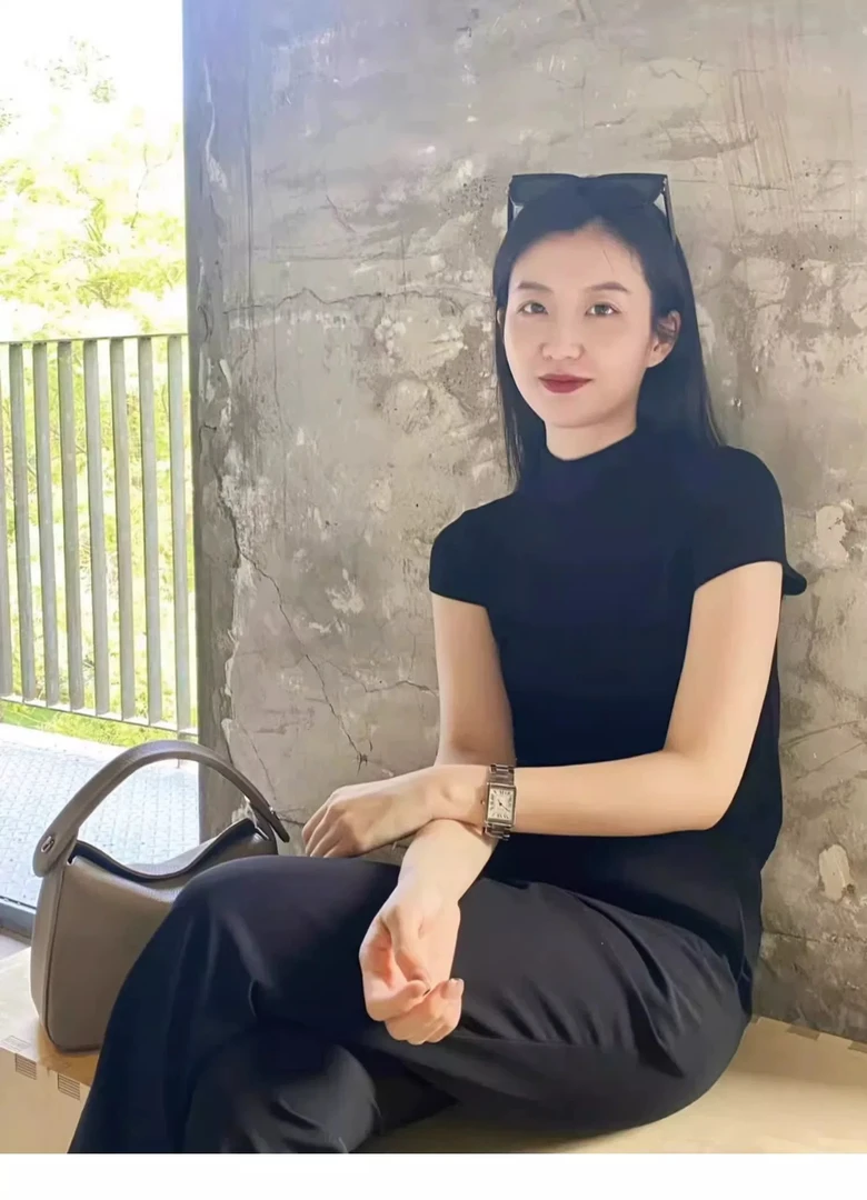 100%天丝莱赛尔夏季法式半高领气质修简约老钱风女士短袖