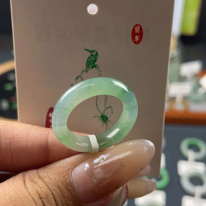 翡翠未镶嵌戒指天然