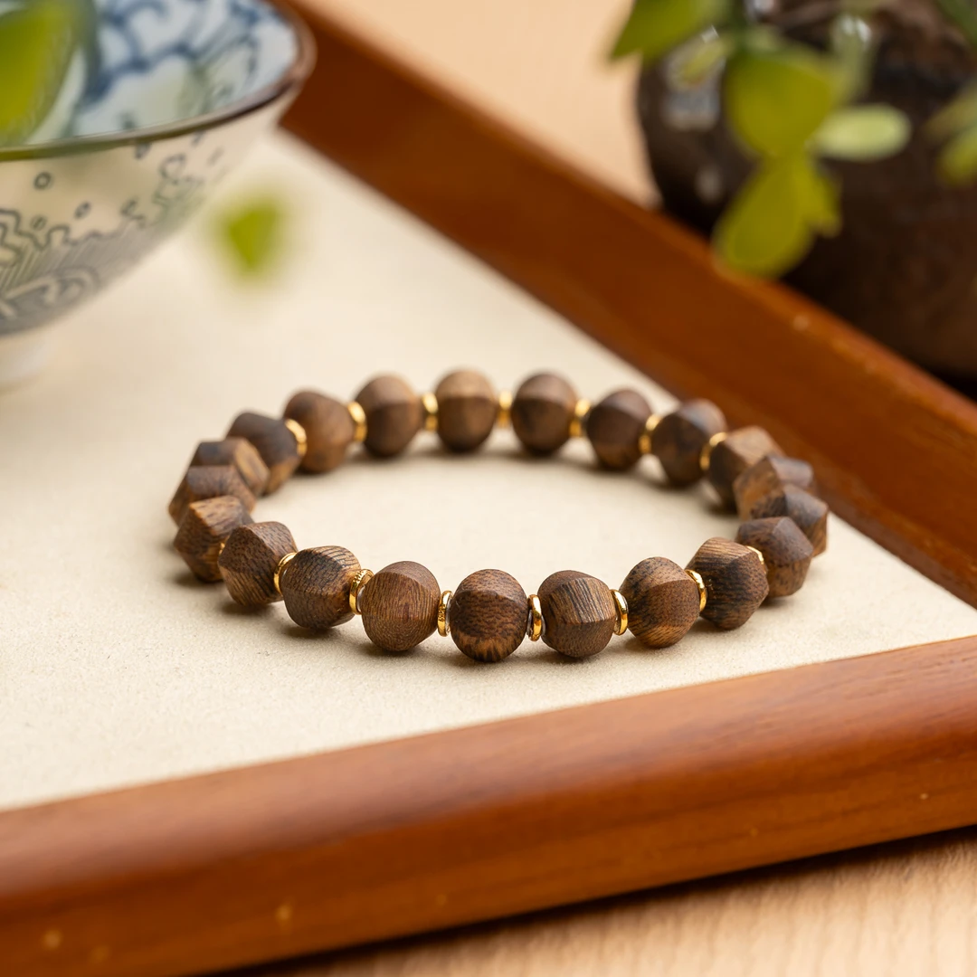 沉香莺歌绿奇楠沉香8mm灯笼珠单圈手串