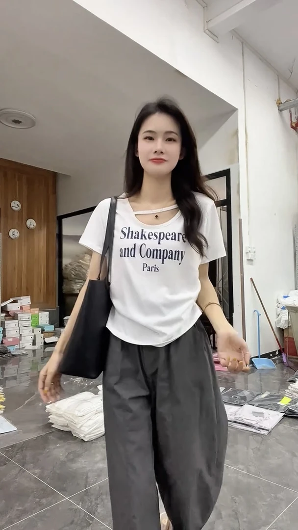 韩系小心机镂空V领字母印花短袖T恤2025夏季新款女休闲百搭上衣潮