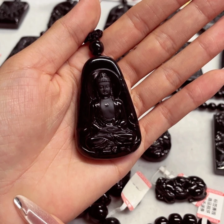 颈饰未镶嵌翡翠在*