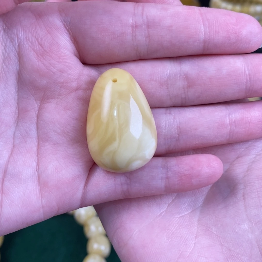 未镶嵌蜜蜡珠宝奇石