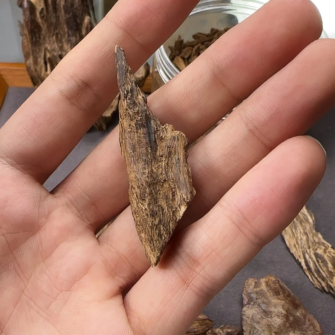 沉香碎屑沉香沉水芽庄树心油4.4克MD-01