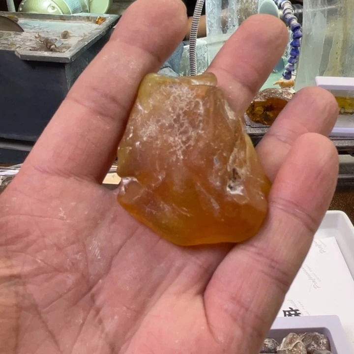定制琥珀济****中天然琥珀