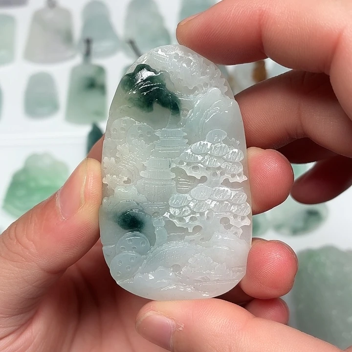 定制翡翠未镶嵌山水牌