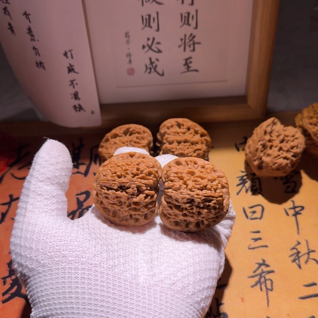 紫***来文玩核桃吊坠42团子南疆石